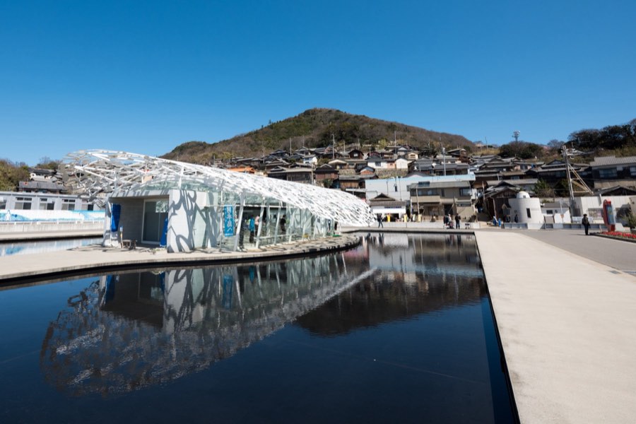 Kagawa, Spring 2016, Japan. Photograph by Jordy Meow, 24/25